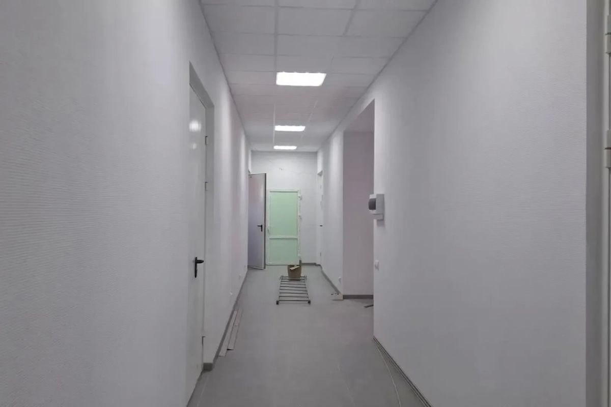 Первый раз за всю жизнь меняется здание с библиотекой на втором этаже в посёлке Володарское ДНР благодаря липецким строителям