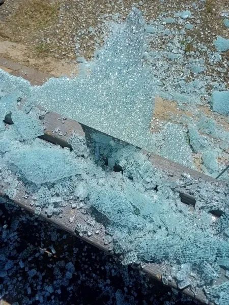 Из пневматического пистолета выстрелил в остановку 20-летний данковчанин, ехавший в машине