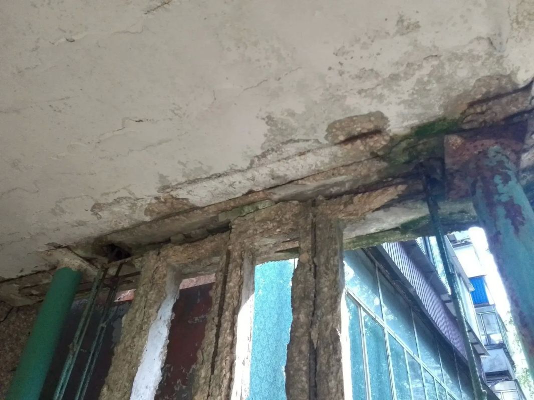 Кирпичи в подвале пятого подъезда, залитие его стоками и другие нарушения на ул. Киевской, 1 в Липецке стали поводом для возбуждения административного дела в отношении УК «Перспектива» Кирпичи в подвале пятого подъезда, залитие его стоками и другие нарушения на ул. Киевской, 1 в Липецке стали поводом для возбуждения административного дела в отношении УК «Перспектива»