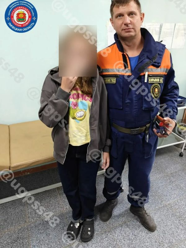 Защемила верхнюю губу молнией толстовки 12-летняя девочка из ЛО. На помощь пришли спасатели УГПСС Защемила верхнюю губу молнией толстовки 12-летняя девочка из ЛО. На помощь пришли спасатели УГПСС