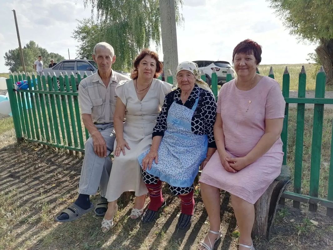 95 лет сегодня отметила Нина Кретинина из с. Отскочное Хлевенского округа