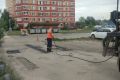 Учебный год уже близко . Сотрудники управления благоустройства активно работают над приведением в порядок дорог к учреждениям образования