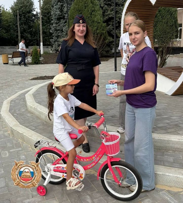 Безопасность на двух колесах: липецкие автоинспекторы проводят профилактические беседы с юными велосипедистами Безопасность на двух колесах: липецкие автоинспекторы проводят профилактические беседы с юными велосипедистами