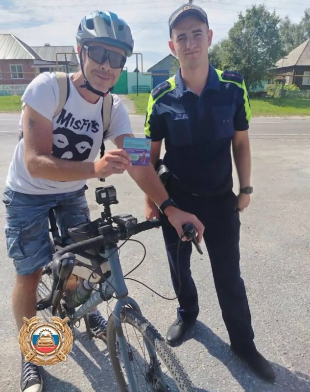 Безопасность на двух колесах: липецкие автоинспекторы проводят профилактические беседы с юными велосипедистами Безопасность на двух колесах: липецкие автоинспекторы проводят профилактические беседы с юными велосипедистами