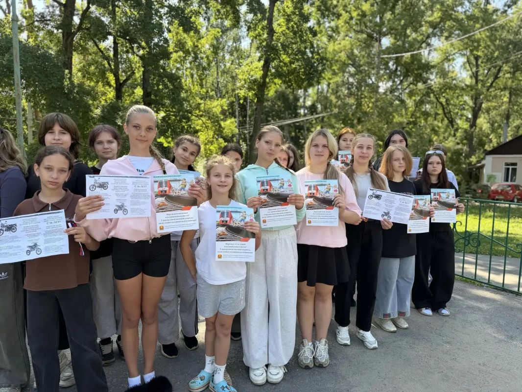 Елецкие транспортные полицейские провели профилактическую акцию в детском лагере «Белая березка» Елецкие транспортные полицейские провели профилактическую акцию в детском лагере «Белая березка»
