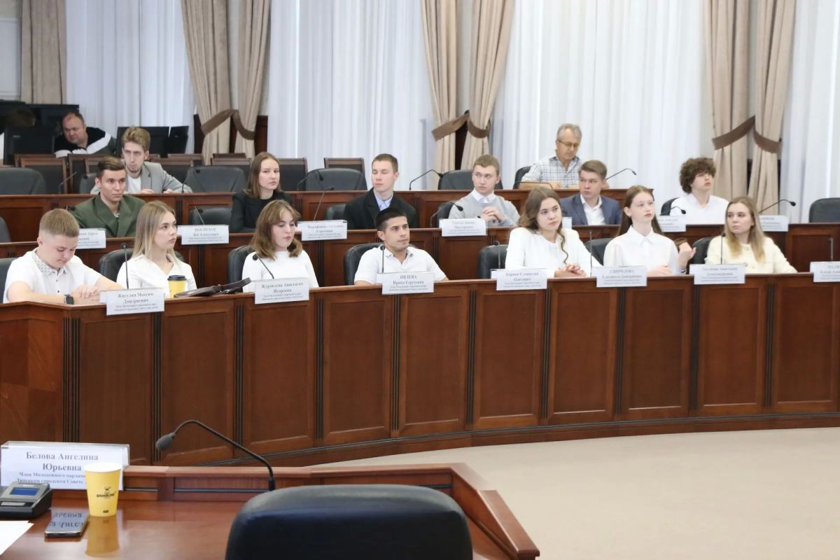 В Молодежном парламенте Липецка новый лидер В Молодежном парламенте Липецка новый лидер