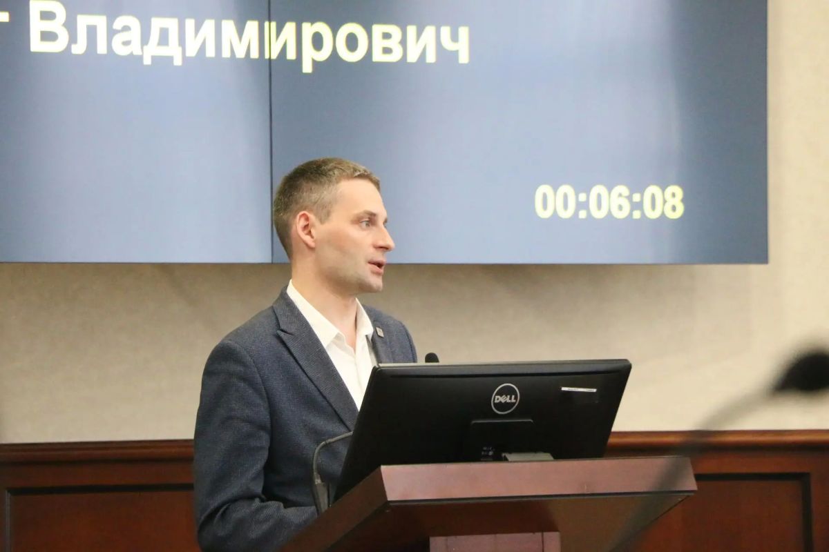Снос аварийного жилья, установка пандусов, работа с управляющими компаниями: департамент ЖКХ отчитался в горсовете Снос аварийного жилья, установка пандусов, работа с управляющими компаниями: департамент ЖКХ отчитался в горсовете