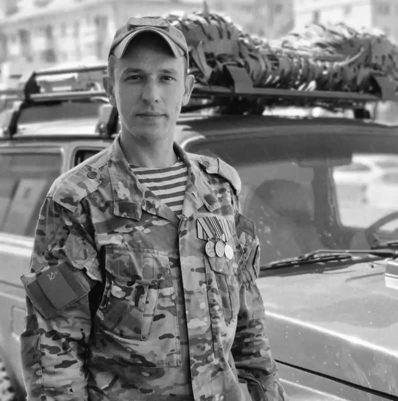 Сегодня с болью в сердце проводили в последний путь бойца c позывным «Депутат», друга всего нашего парламента Сергея Гунькина
