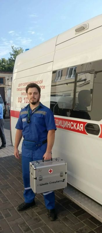 Два новых фельдшера пришли на работу в Центр скорой медпомощи Два новых фельдшера пришли на работу в Центр скорой медпомощи
