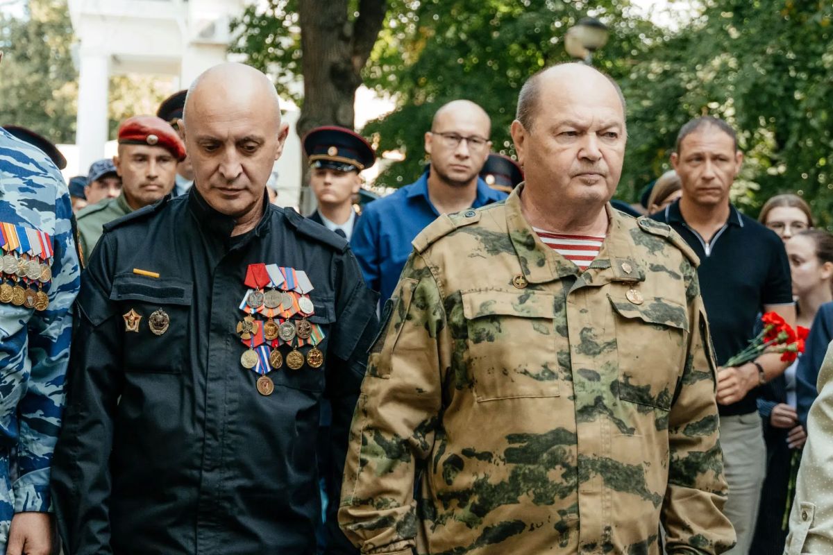 Депутаты горсовета почтили память жертв бесланской трагедии Депутаты горсовета почтили память жертв бесланской трагедии