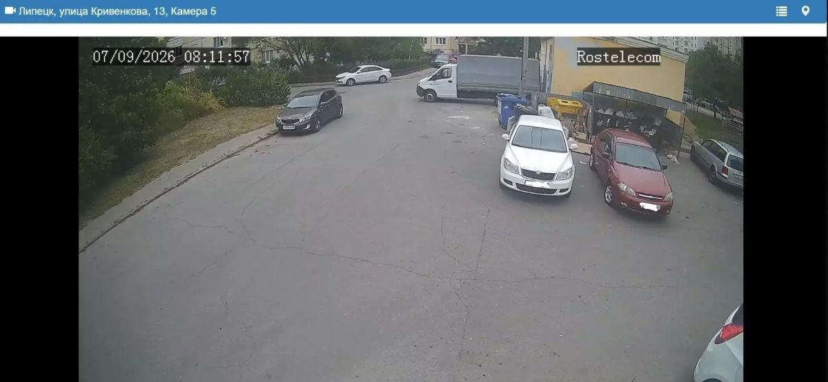 Не ставьте машины у мусорных баков Не ставьте машины у мусорных баков