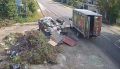 Водители продолжают оставлять строительный мусор и покрышки на асфальте