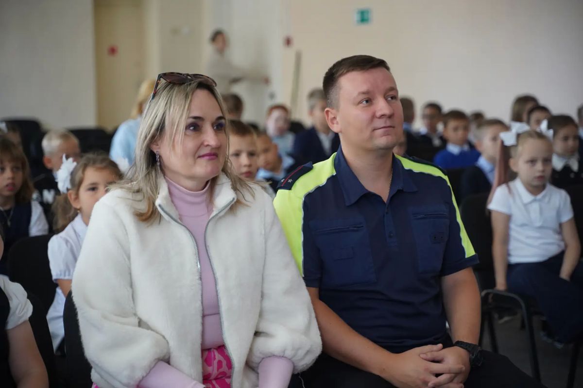 В Липецке первоклассники школы № 28 официально стали пешеходами: в школе прошло посвящение в рамках акции «Внимание, дети!» В Липецке первоклассники школы № 28 официально стали пешеходами: в школе прошло посвящение в рамках акции «Внимание, дети!»