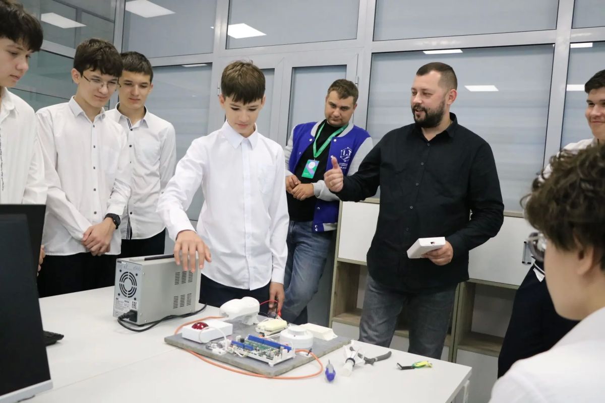 Липецкие школьники узнали о работе системы безопасности Липецкие школьники узнали о работе системы безопасности