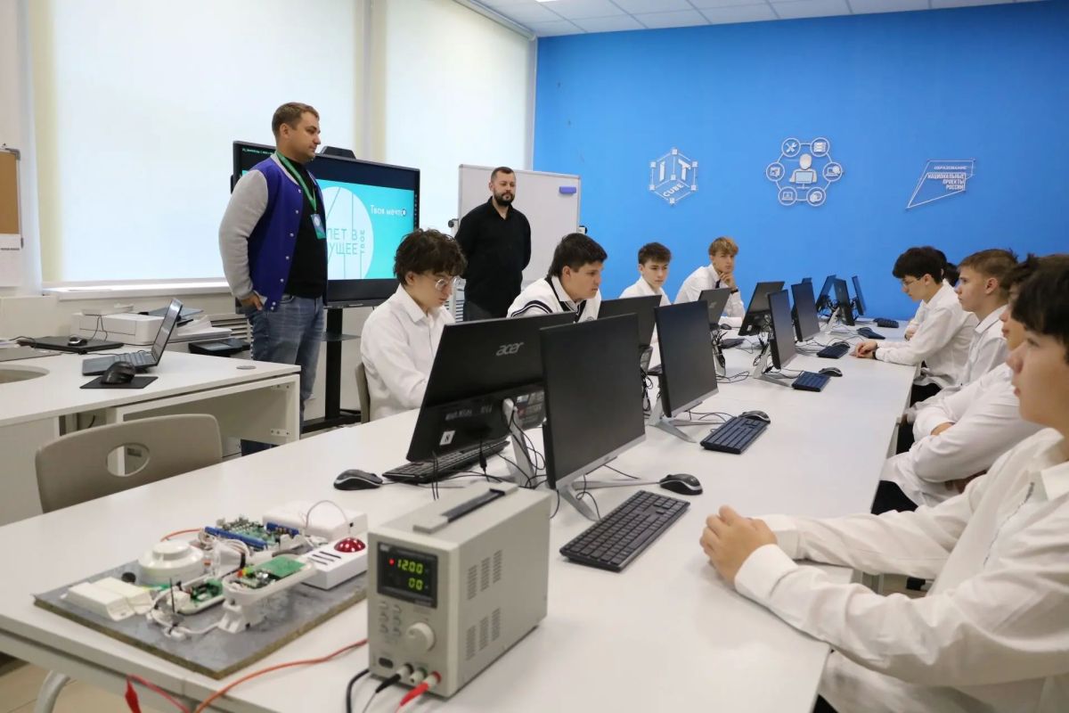 Липецкие школьники узнали о работе системы безопасности Липецкие школьники узнали о работе системы безопасности