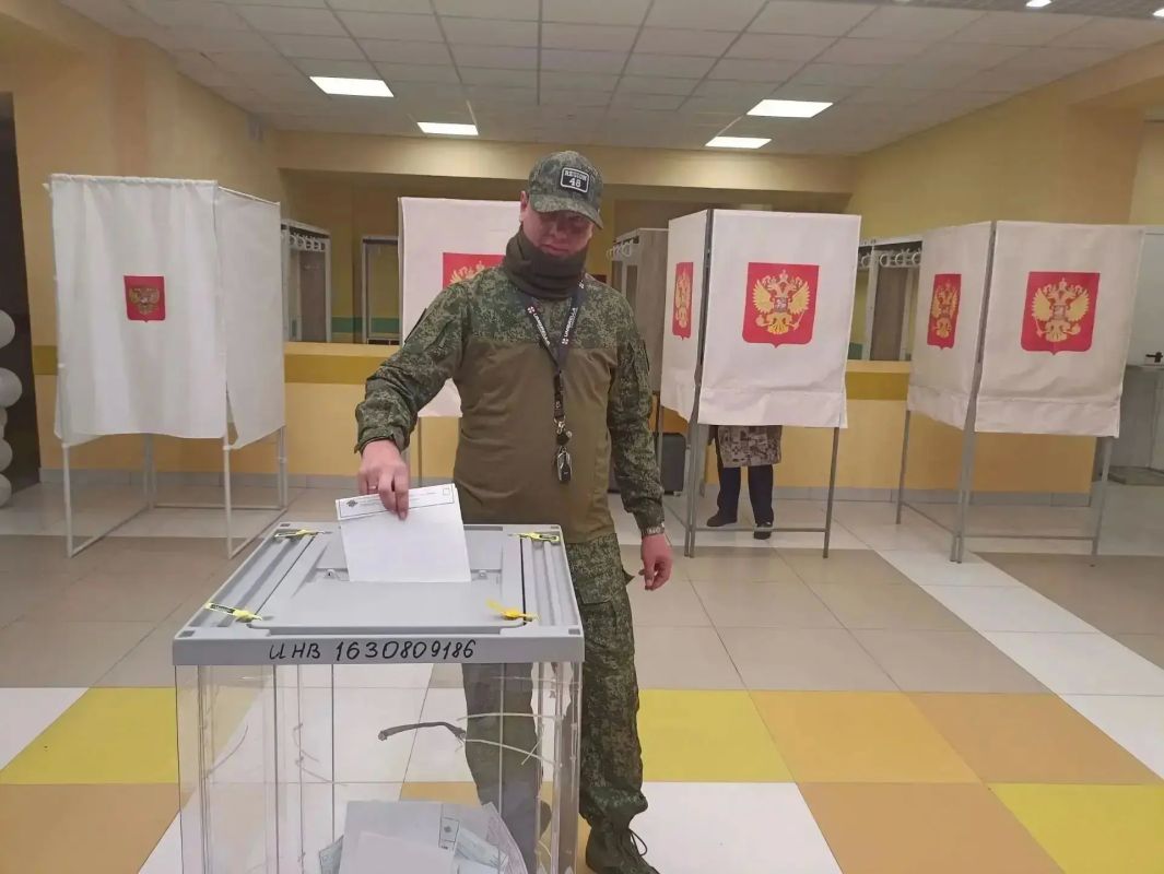 Ветераны СВО приходят на выборы семьями Ветераны СВО приходят на выборы семьями