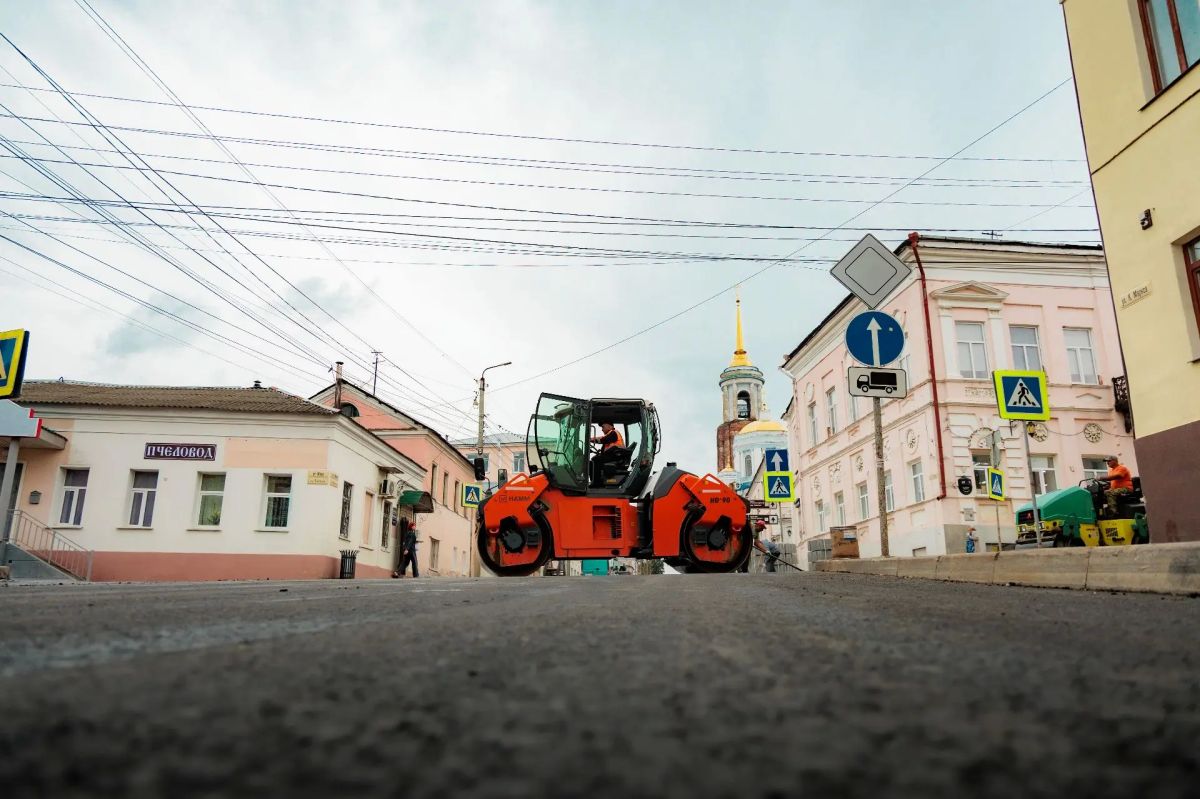 Ведущая к поликлинике и школе дорога стала лучше в Ельце