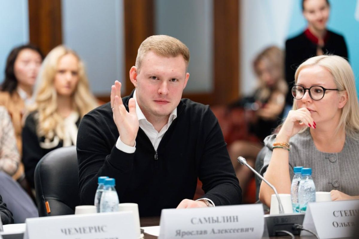 Провели первое заседание фракции в обновленном составе Провели первое заседание фракции в обновленном составе