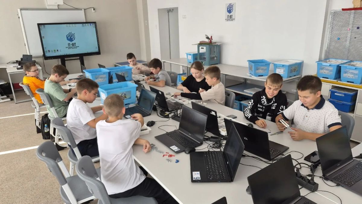 На цифровых площадках «IT-бит» школьники погружаются в мир технологий На цифровых площадках «IT-бит» школьники погружаются в мир технологий