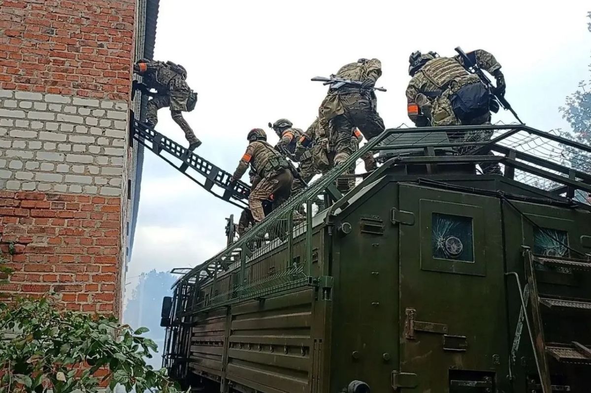 В Липецкой области росгвардейцы показали полную готовность к защите региона В Липецкой области росгвардейцы показали полную готовность к защите региона