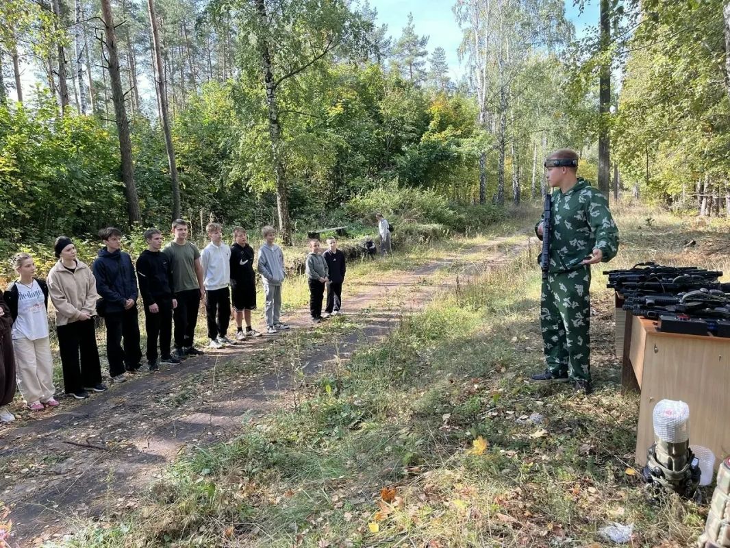 Уроки по лазертагу получили хлевенские школьники Уроки по лазертагу получили хлевенские школьники