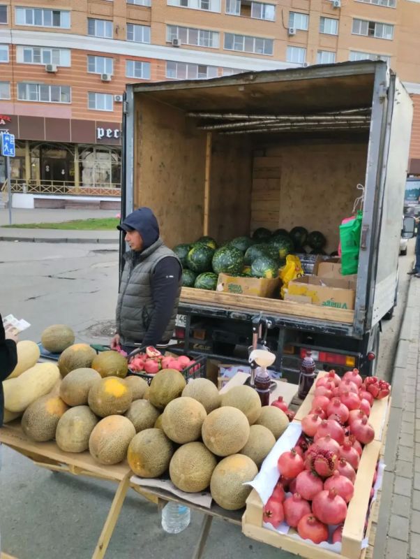 В Липецке вывезли три незаконных торговых объекта В Липецке вывезли три незаконных торговых объекта