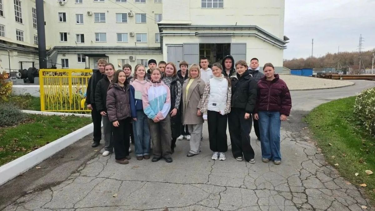 Посмотреть, как производится сахар на Боринском заводе Липецкого округа, приехали местные школьники Посмотреть, как производится сахар на Боринском заводе Липецкого округа, приехали местные школьники