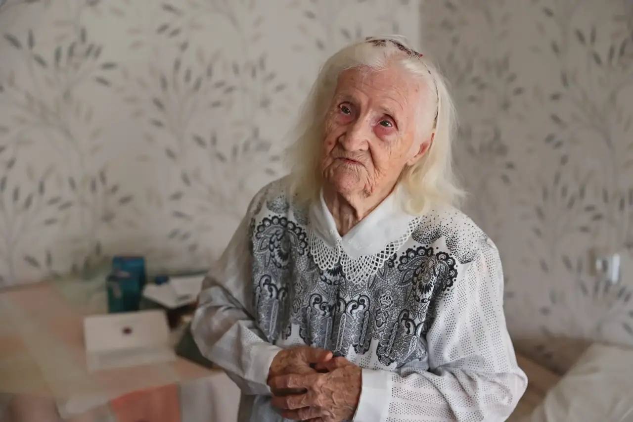 На днях блокаднице Зинаиде Николаевне Емельяновой исполнилось 90 лет