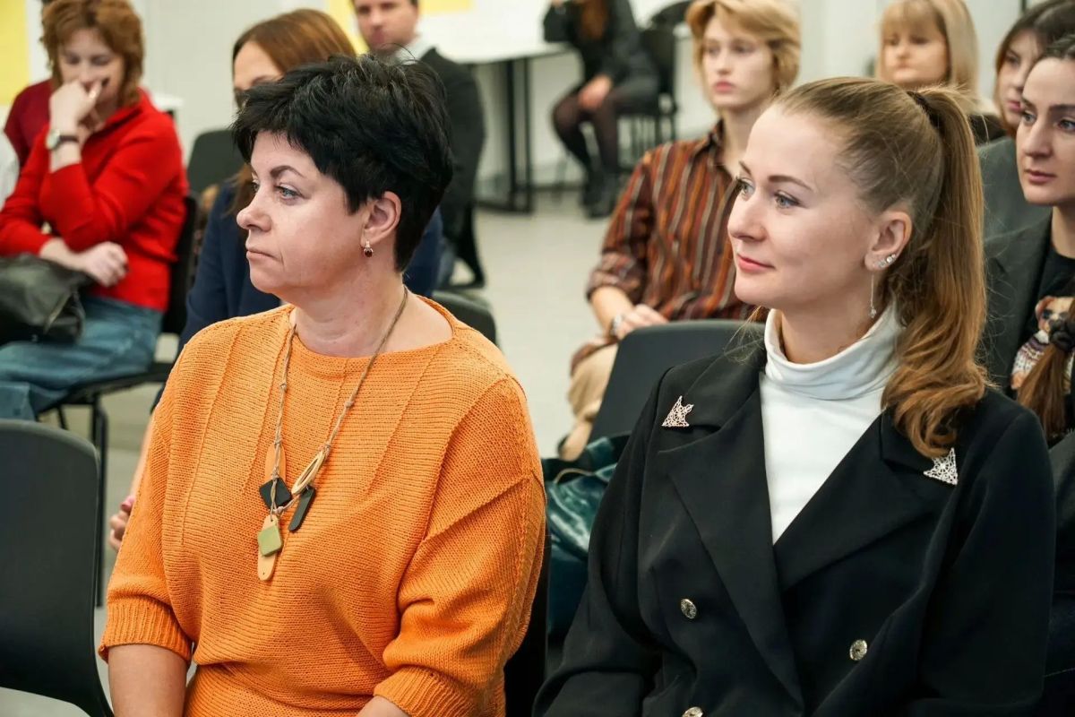 Нейросети помогут преподавателям ЛО готовиться к уроку и разрабатывать новый учебный материал Нейросети помогут преподавателям ЛО готовиться к уроку и разрабатывать новый учебный материал